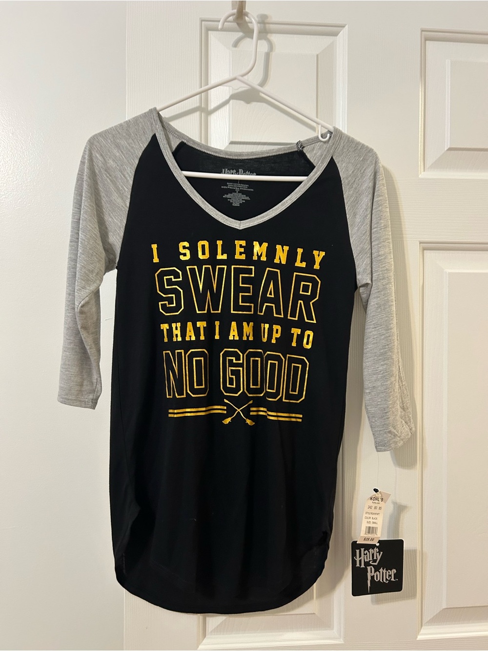 Harry Potter Women’s “I Solemnly Swear” Graphic Raglan V-Neck 3/4 Tee S
